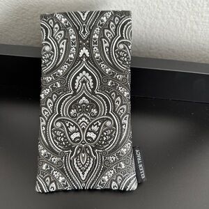 Elegant Black and White Paisley Glasses Pouch